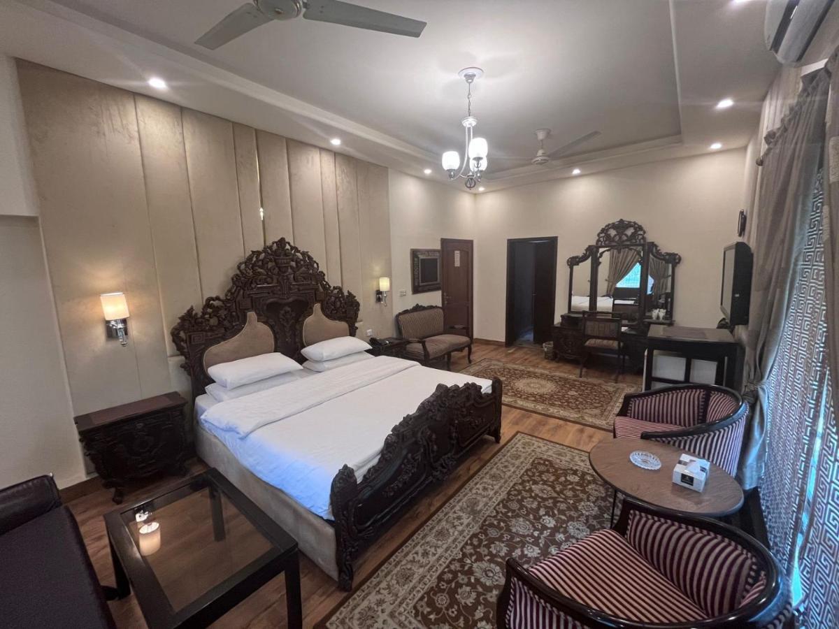 Shelton Hotel Rawalpindi Bagian luar foto