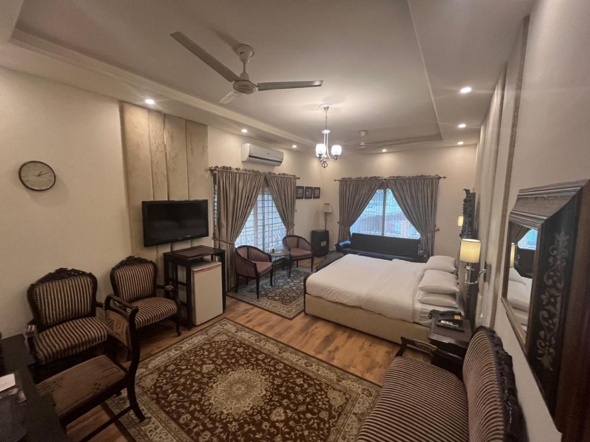 Shelton Hotel Rawalpindi Bagian luar foto