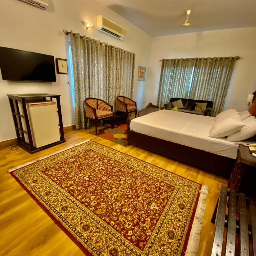 Shelton Hotel Rawalpindi Bagian luar foto